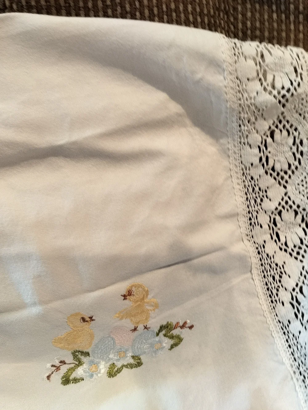 Vintage Hand-Embroidered White Lace Table Runner/Doily-Yellow Duckling Motif